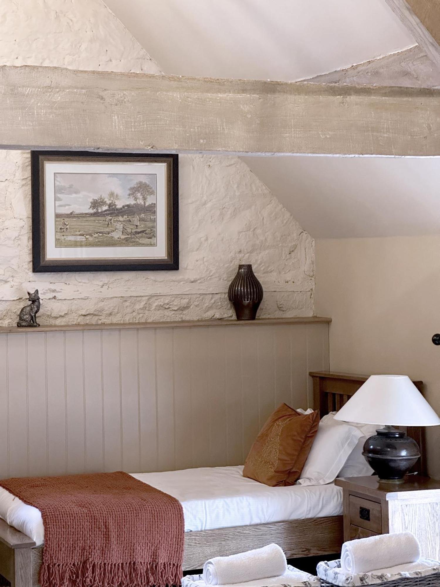 The Crown At Marnhull Hotel Sturminster Newton Room photo